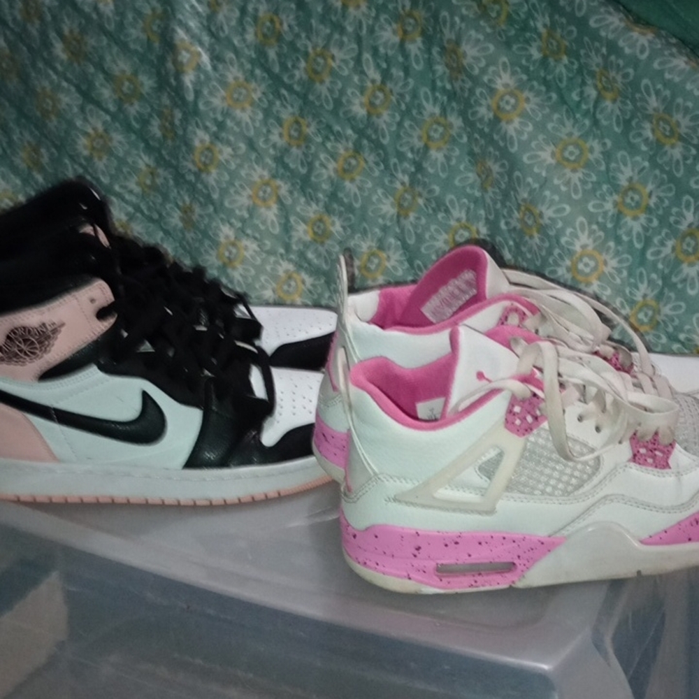 Nike Women's Athletic Shoes - Black, White, Pink